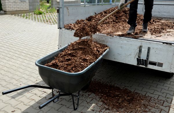 Bulk Mulch Delivery in De Pere