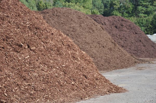 Brown Mulch Delivery in De Pere