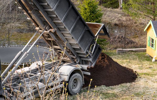 Yard Soil Delivery in De Pere