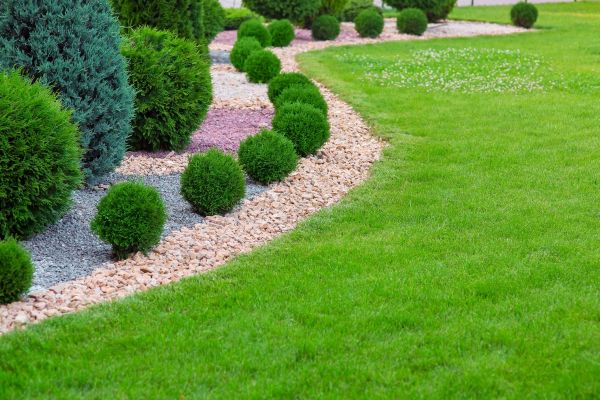Edging Stones Installation in De Pere